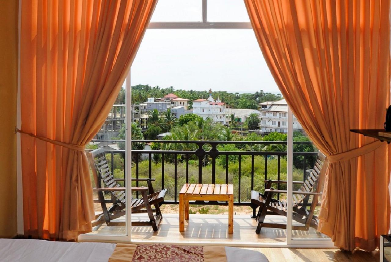 Woodycrest Hotel Trincomalee Buitenkant foto