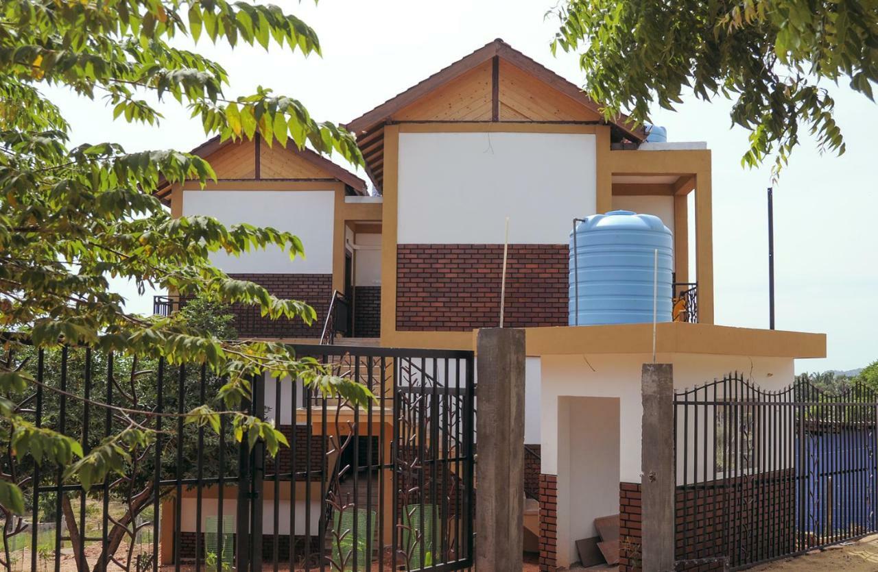 Woodycrest Hotel Trincomalee Buitenkant foto