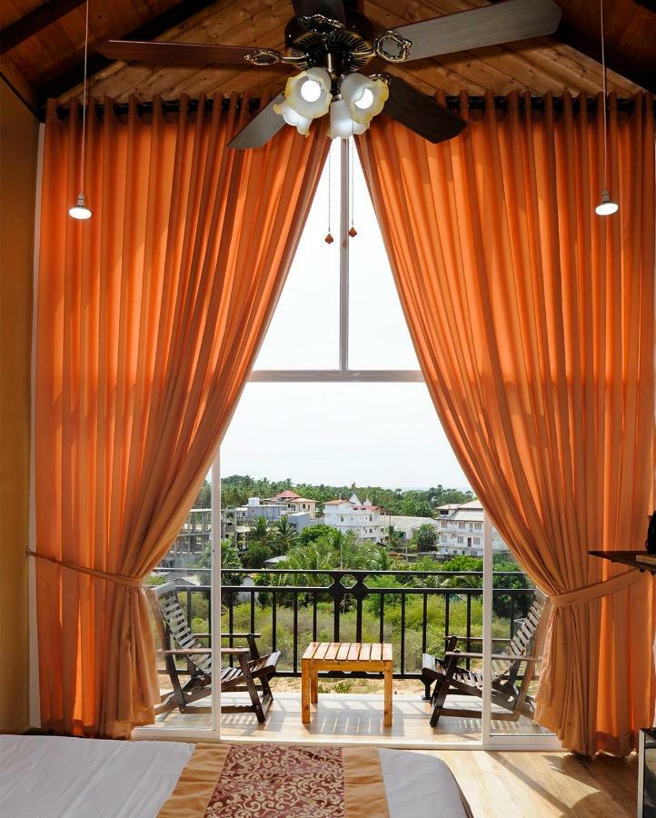 Woodycrest Hotel Trincomalee Buitenkant foto
