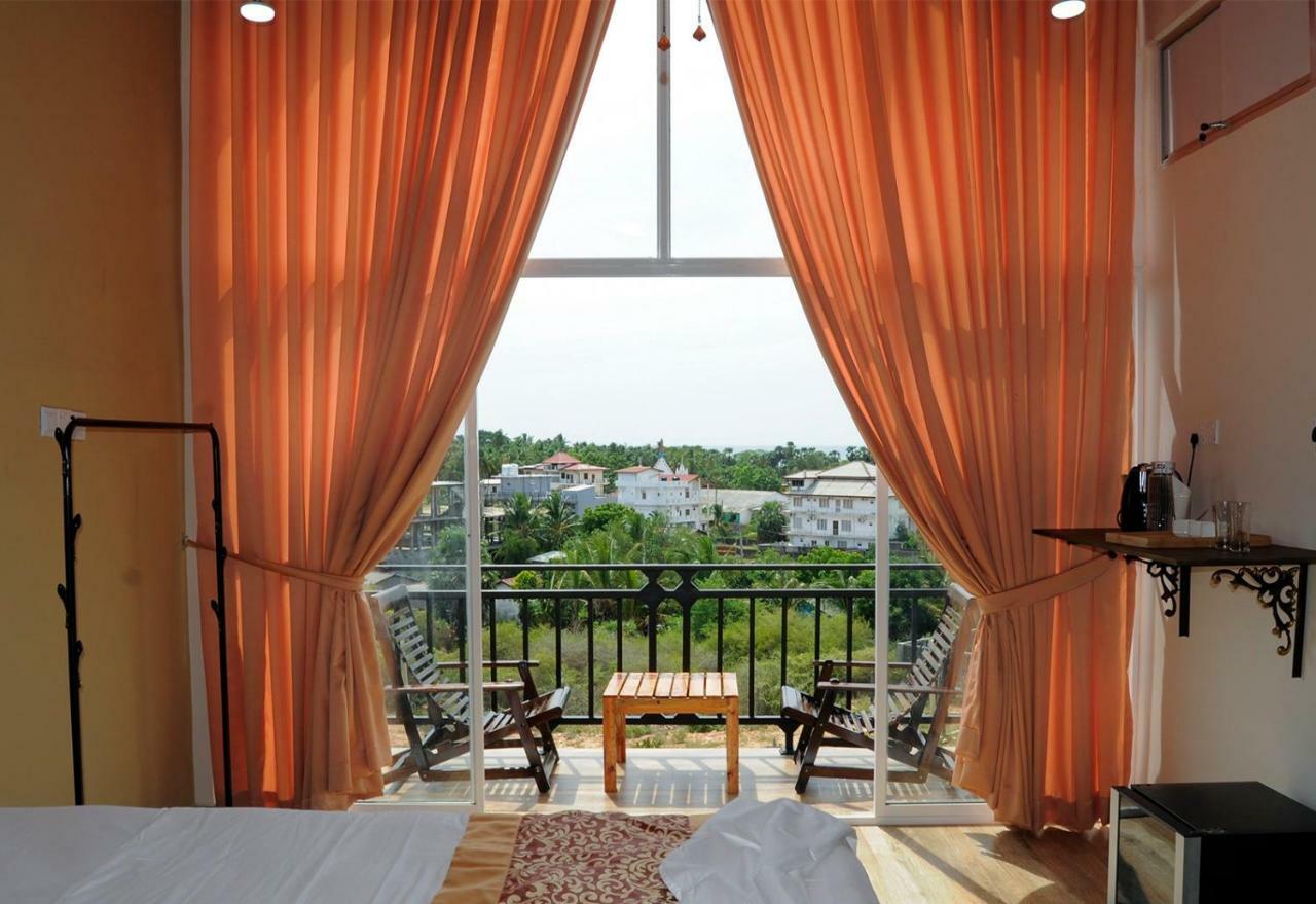 Woodycrest Hotel Trincomalee Buitenkant foto